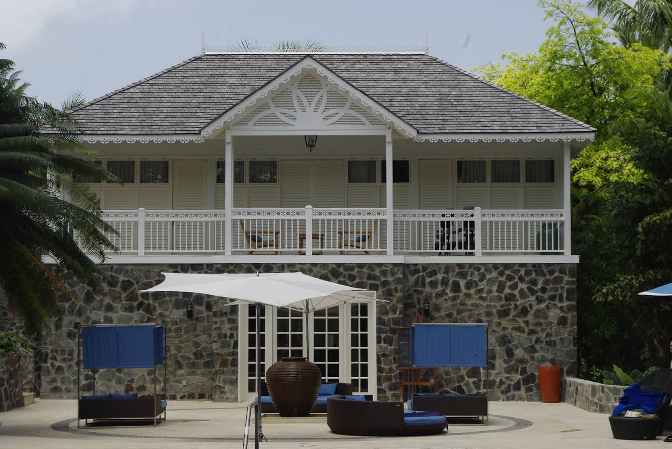 Rendezvous Hotel